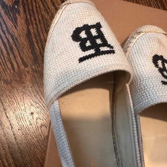 Burberry Tabitha Emb Espadrille - Picture 5 of 14